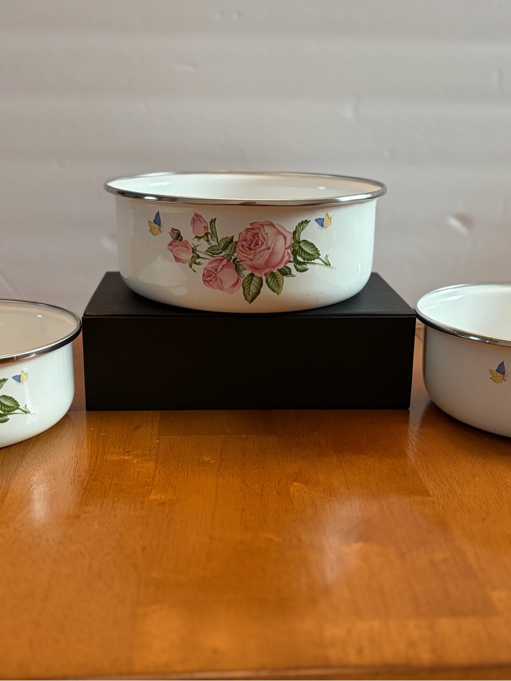 Vintage Enamelware Nesting Mixing Bowls Set of 3 White Pink Rose - Indonesia